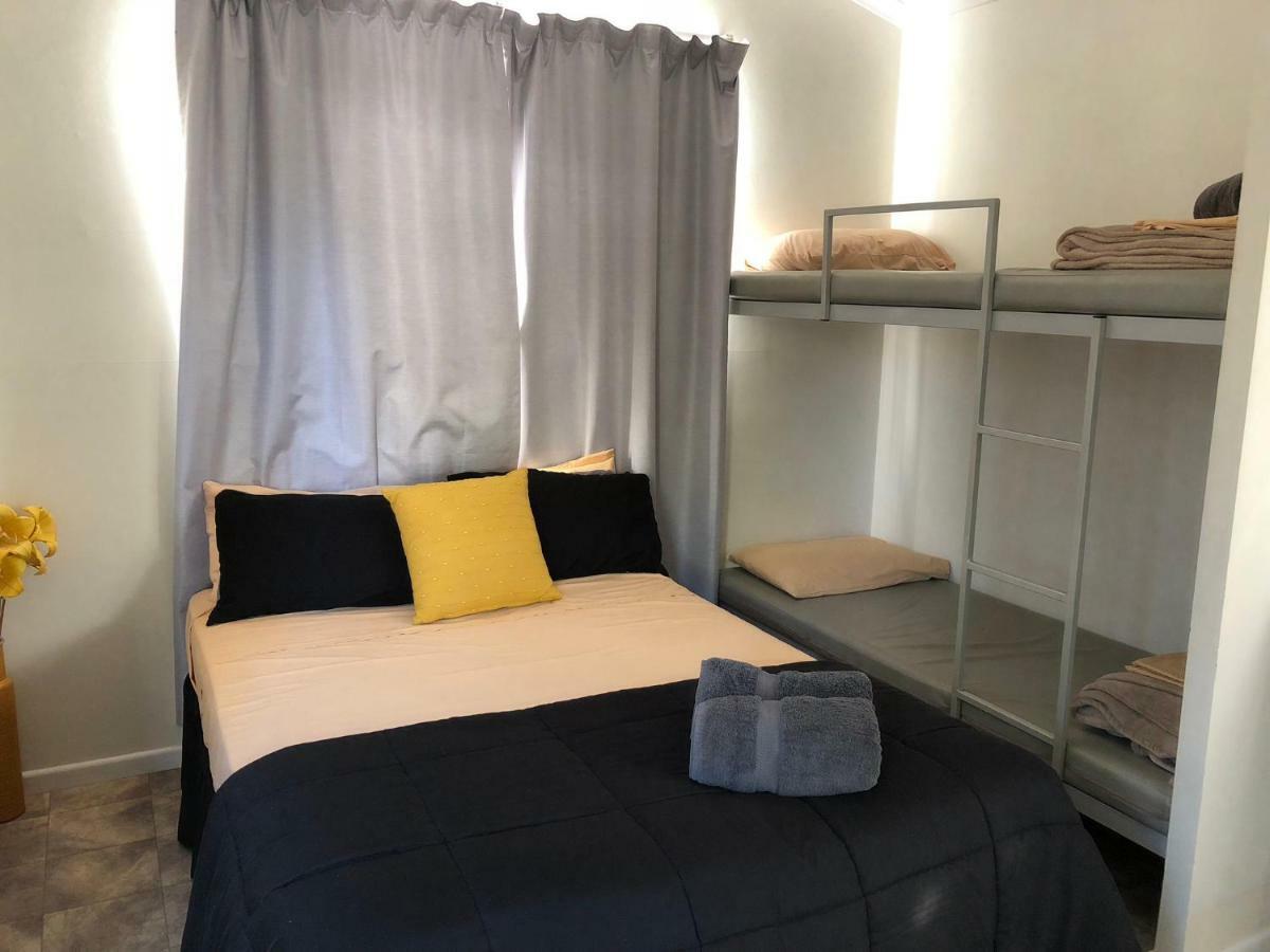 Mataranka Roadhouse Motel Bagian luar foto